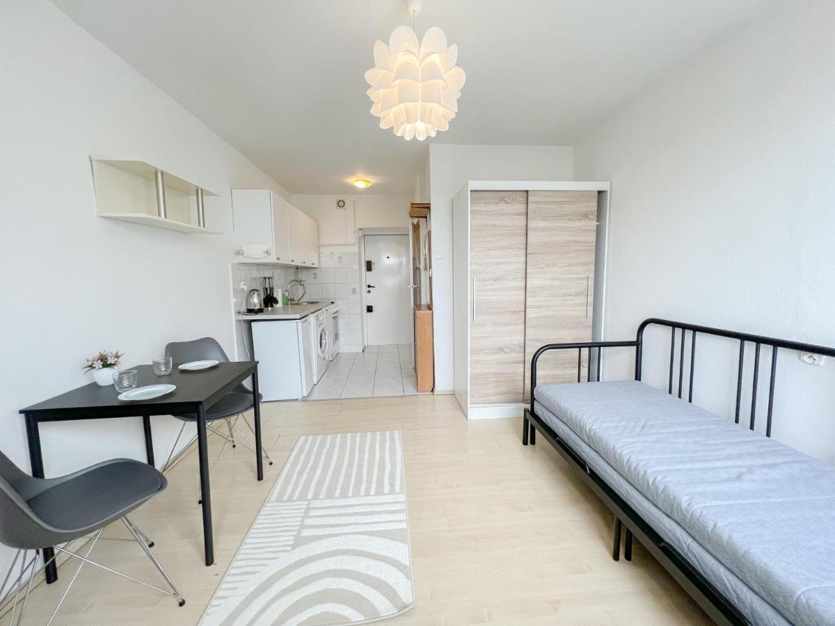 Appartement Wifi-good Localisation- Fundamentowa 49/51 M.69